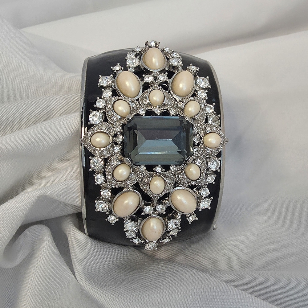 Elegant Black and Silver Women's Bracelet